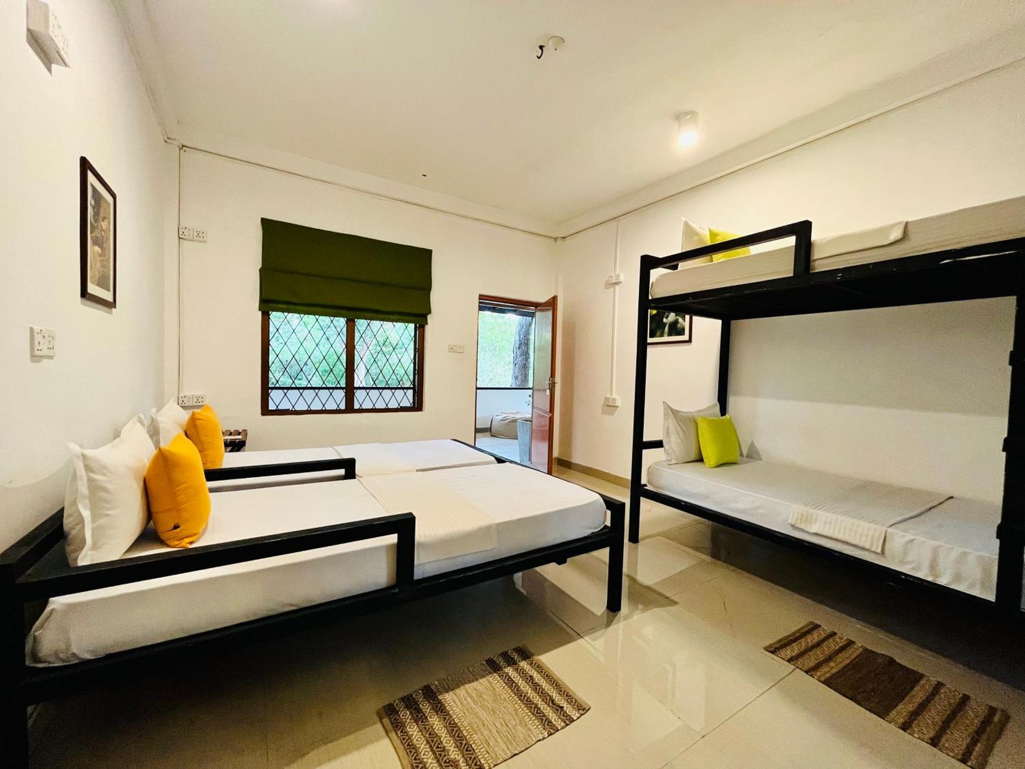 Funky Leopard Safari Lodge Bordering Yala National Park كاتاراغاما المظهر الخارجي الصورة