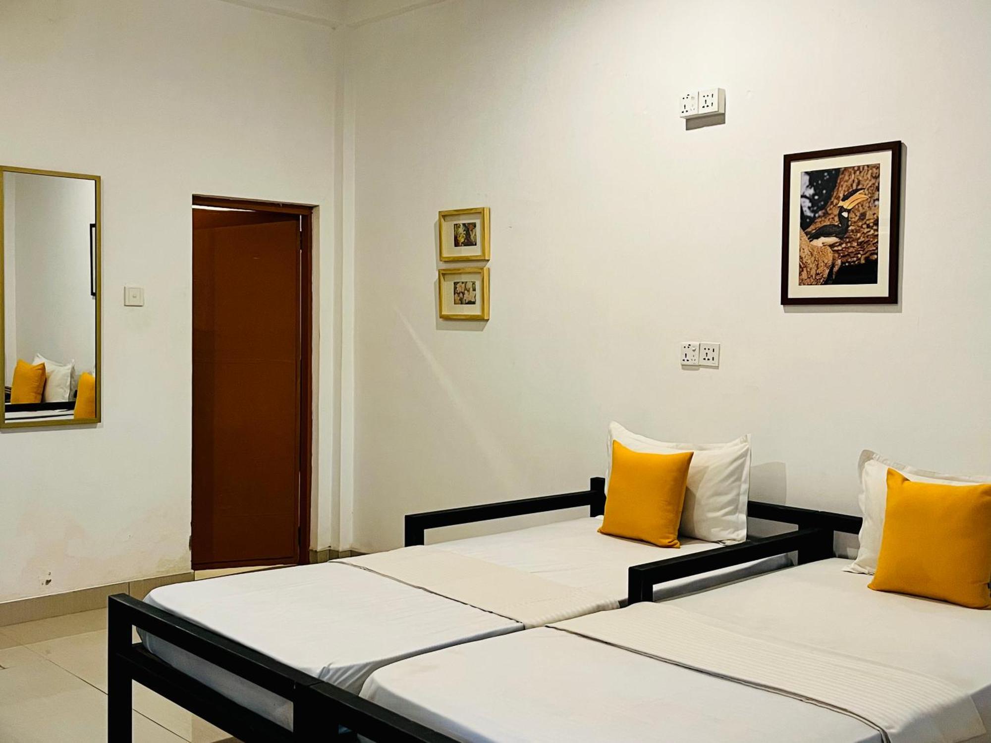 Funky Leopard Safari Lodge Bordering Yala National Park كاتاراغاما المظهر الخارجي الصورة