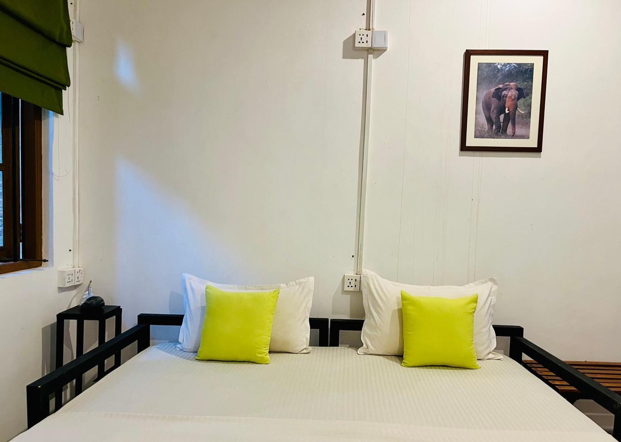 Funky Leopard Safari Lodge Bordering Yala National Park كاتاراغاما المظهر الخارجي الصورة