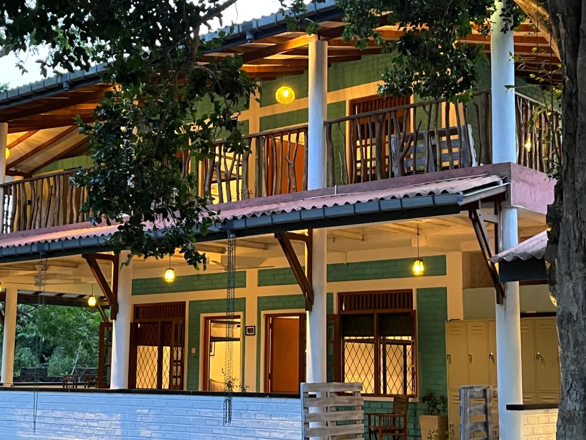 Funky Leopard Safari Lodge Bordering Yala National Park كاتاراغاما المظهر الخارجي الصورة
