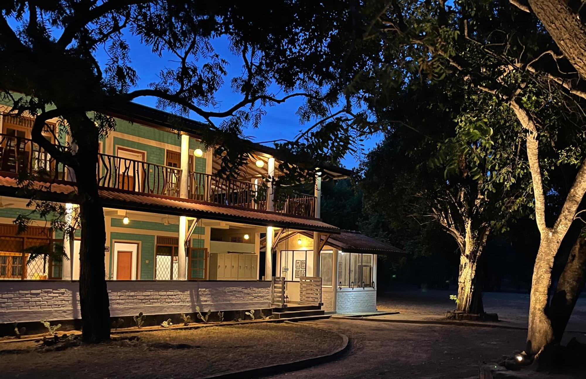 Funky Leopard Safari Lodge Bordering Yala National Park كاتاراغاما المظهر الخارجي الصورة