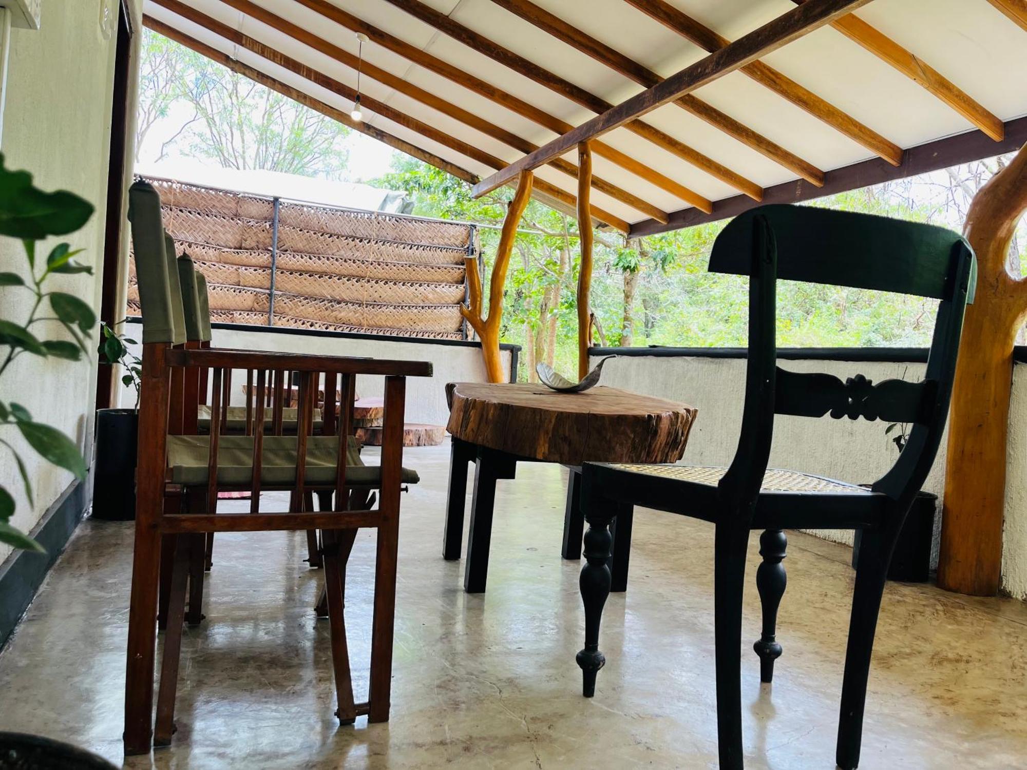 Funky Leopard Safari Lodge Bordering Yala National Park كاتاراغاما المظهر الخارجي الصورة