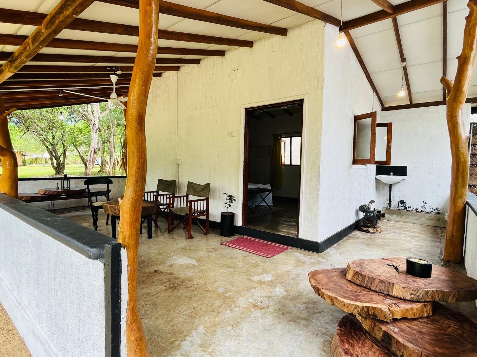 Funky Leopard Safari Lodge Bordering Yala National Park كاتاراغاما المظهر الخارجي الصورة