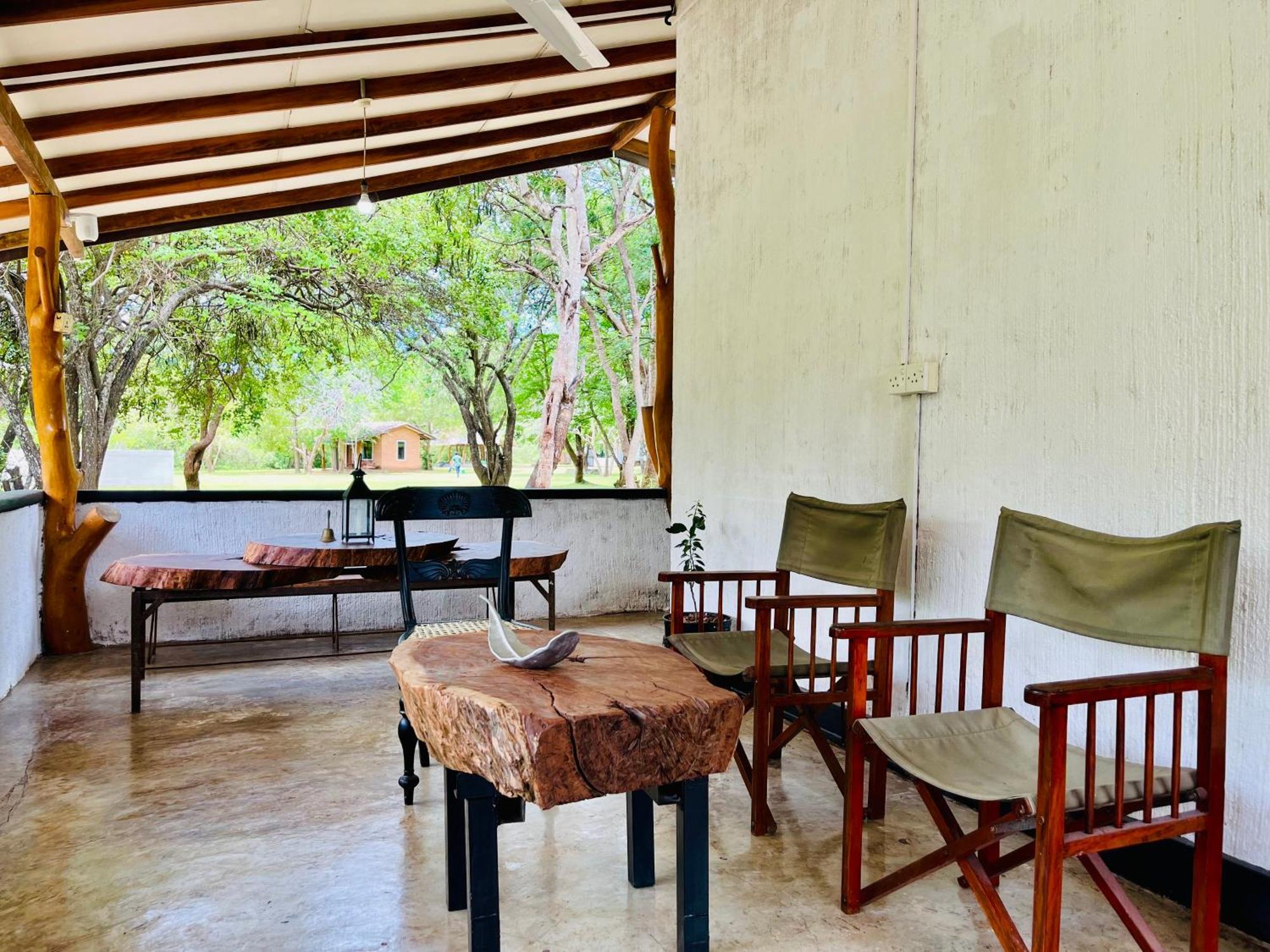 Funky Leopard Safari Lodge Bordering Yala National Park كاتاراغاما المظهر الخارجي الصورة